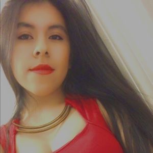 Meet your Posher, Jacqueline